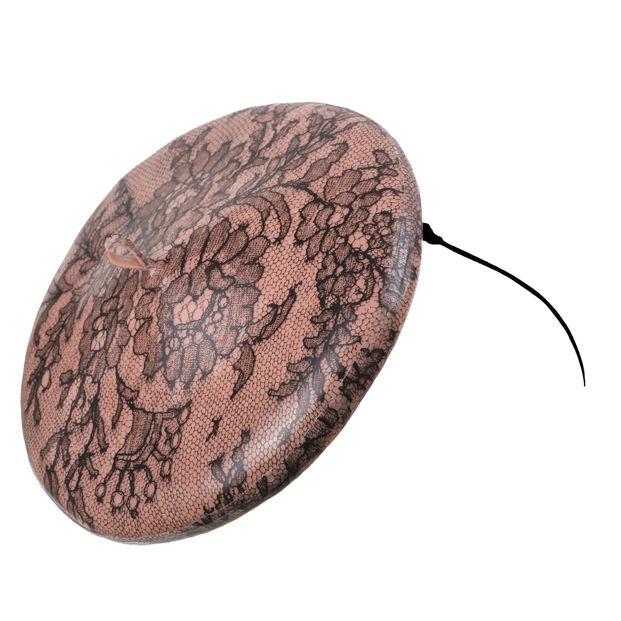 Atsuko Kudo Latex ベレー in 